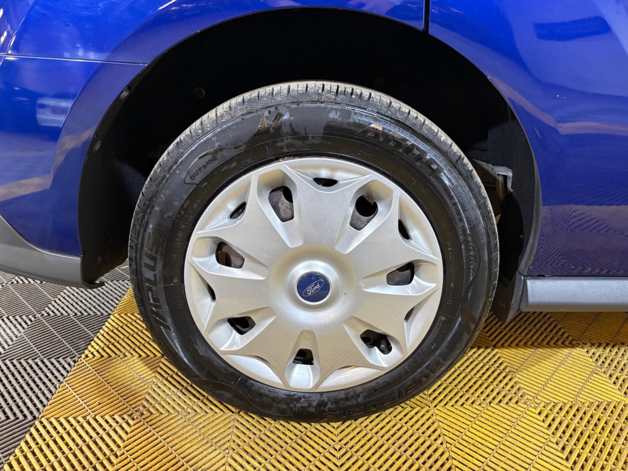 Ford Tourneo Connect view 39