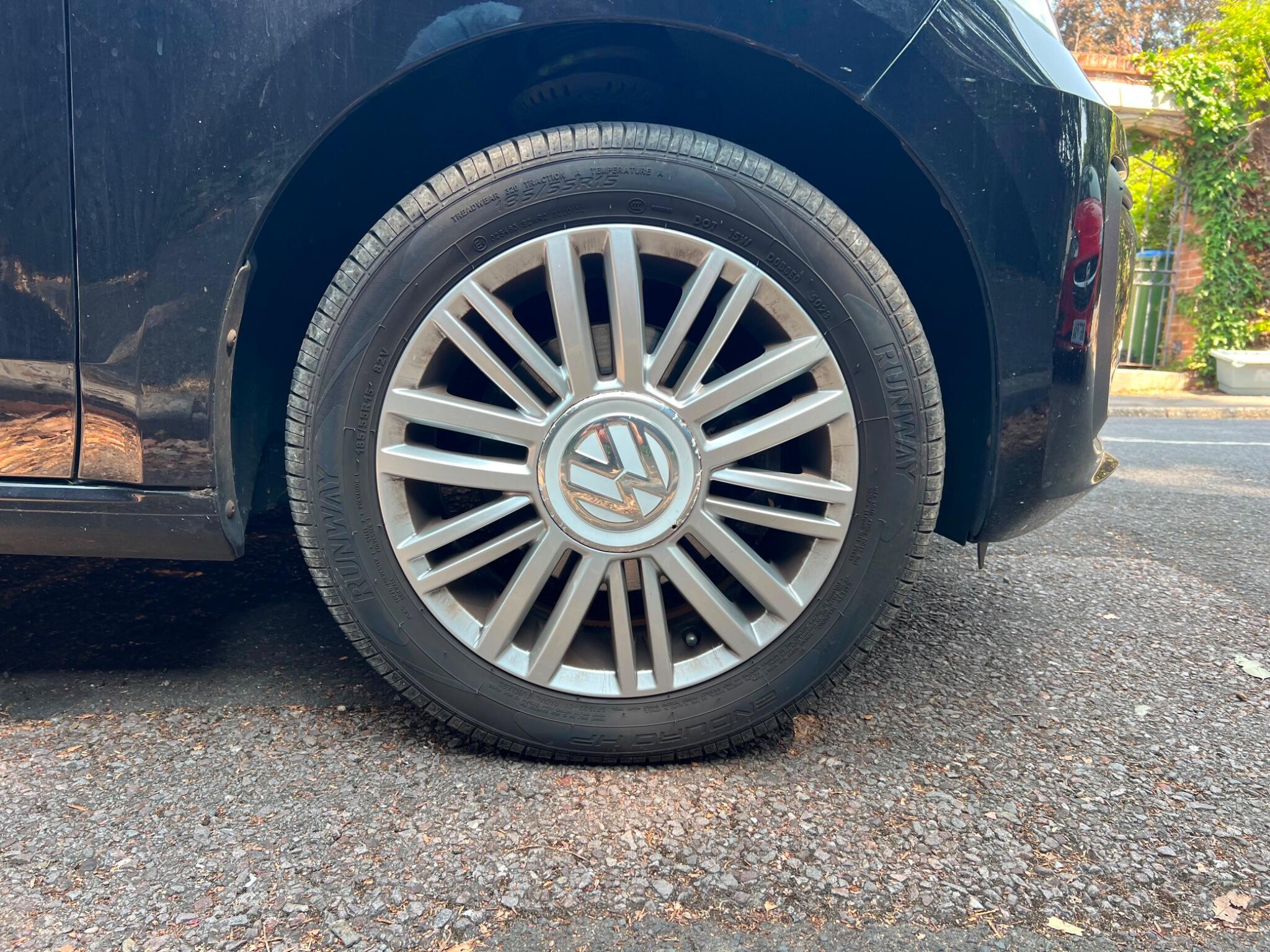 Volkswagen Up! view 18