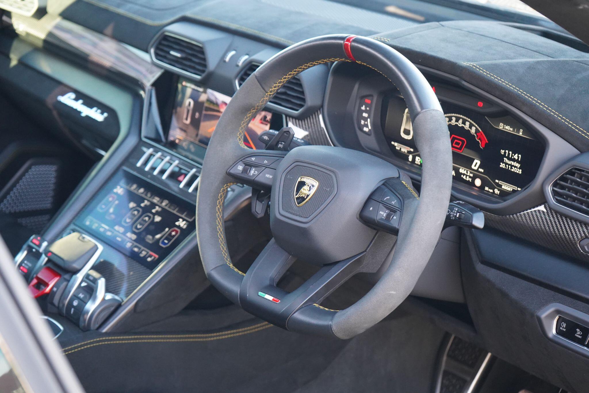 Lamborghini Urus view 25