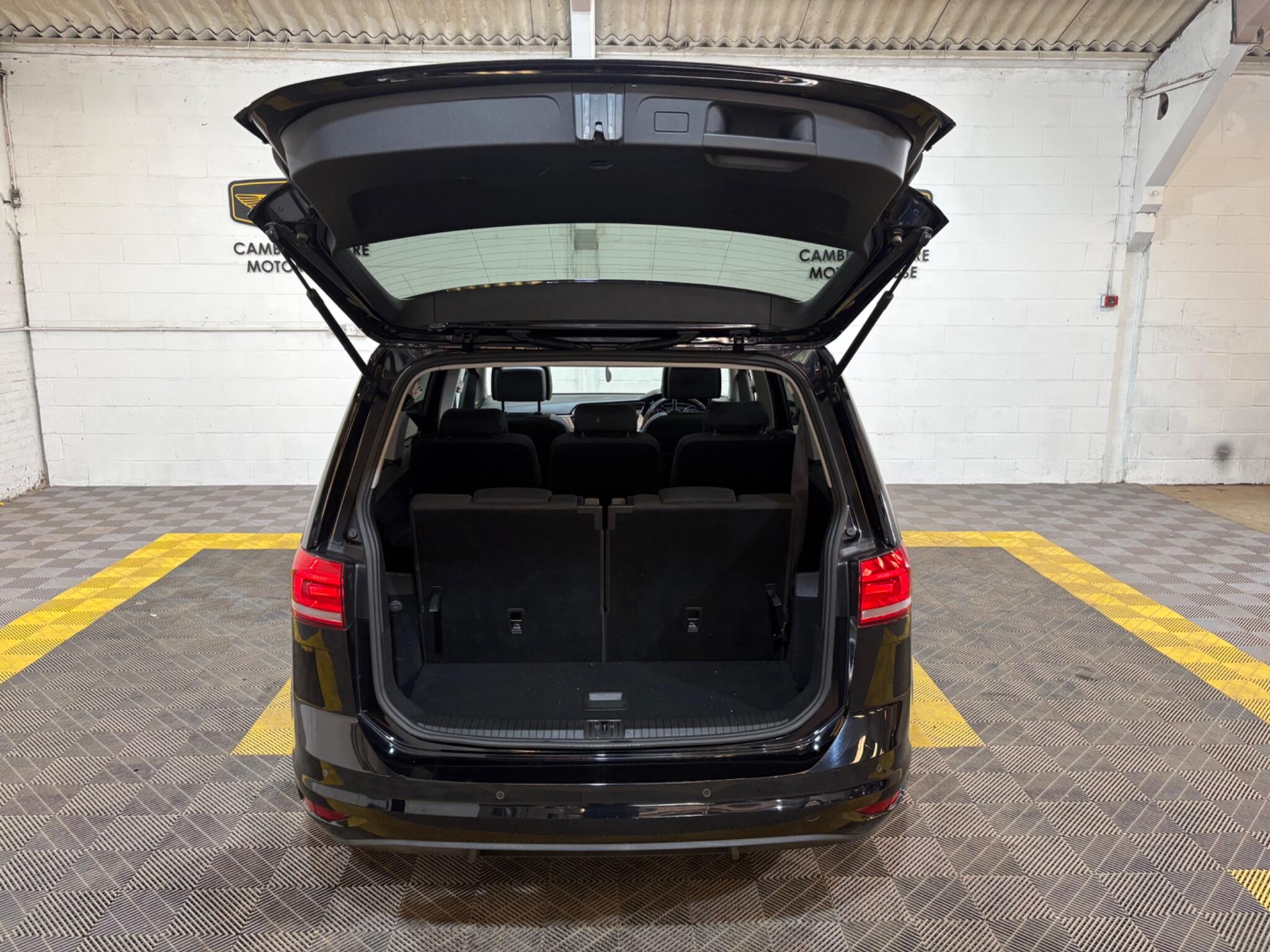 Volkswagen Touran view 54