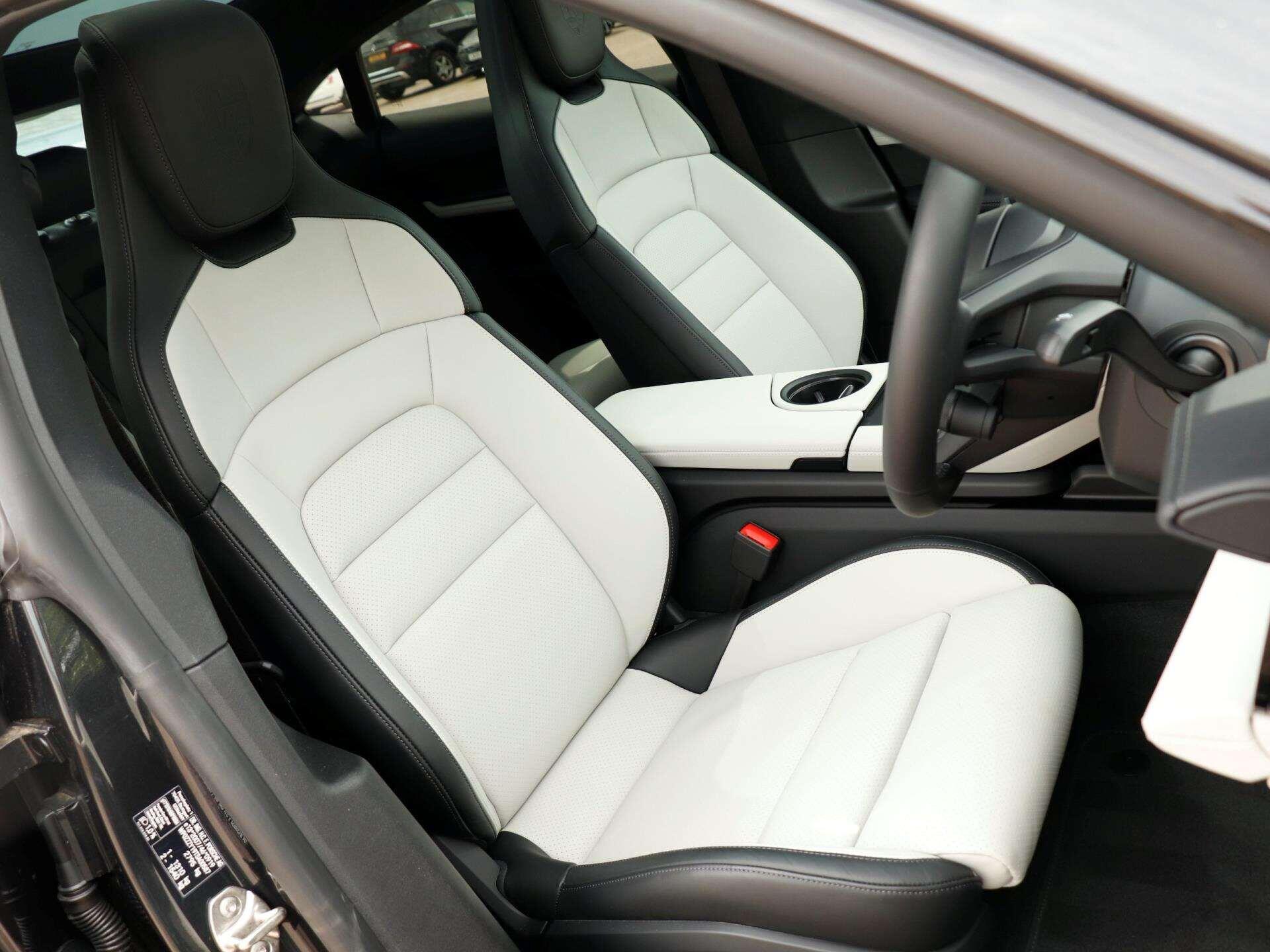 Porsche Taycan view 26