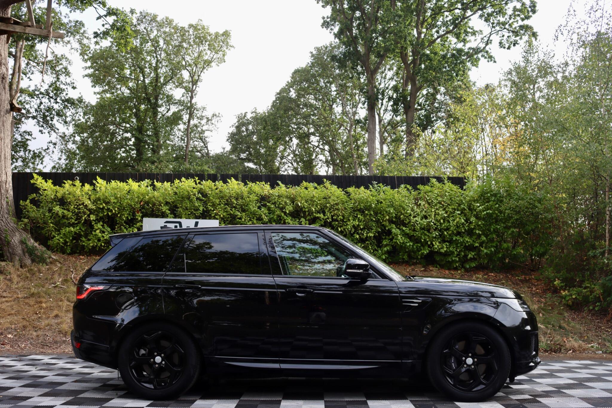 Land Rover Range Rover Sport view 2