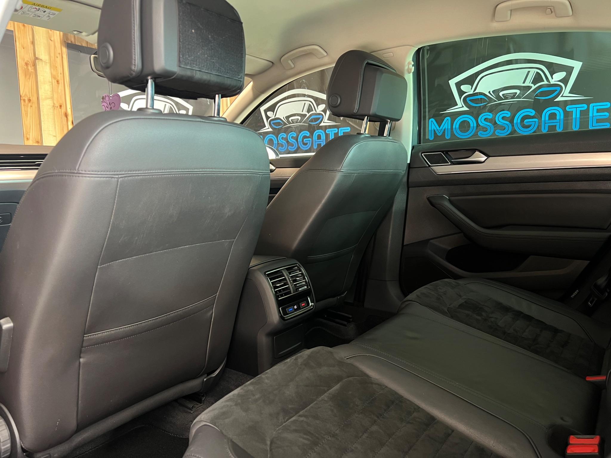 Volkswagen Passat view 38