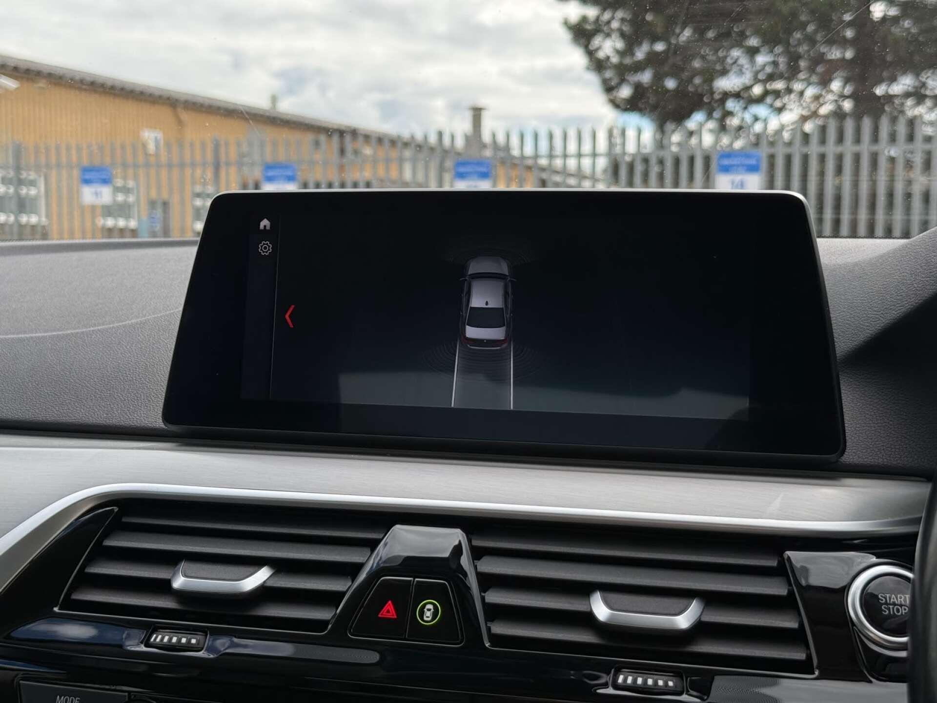 BMW 5 Series view 81