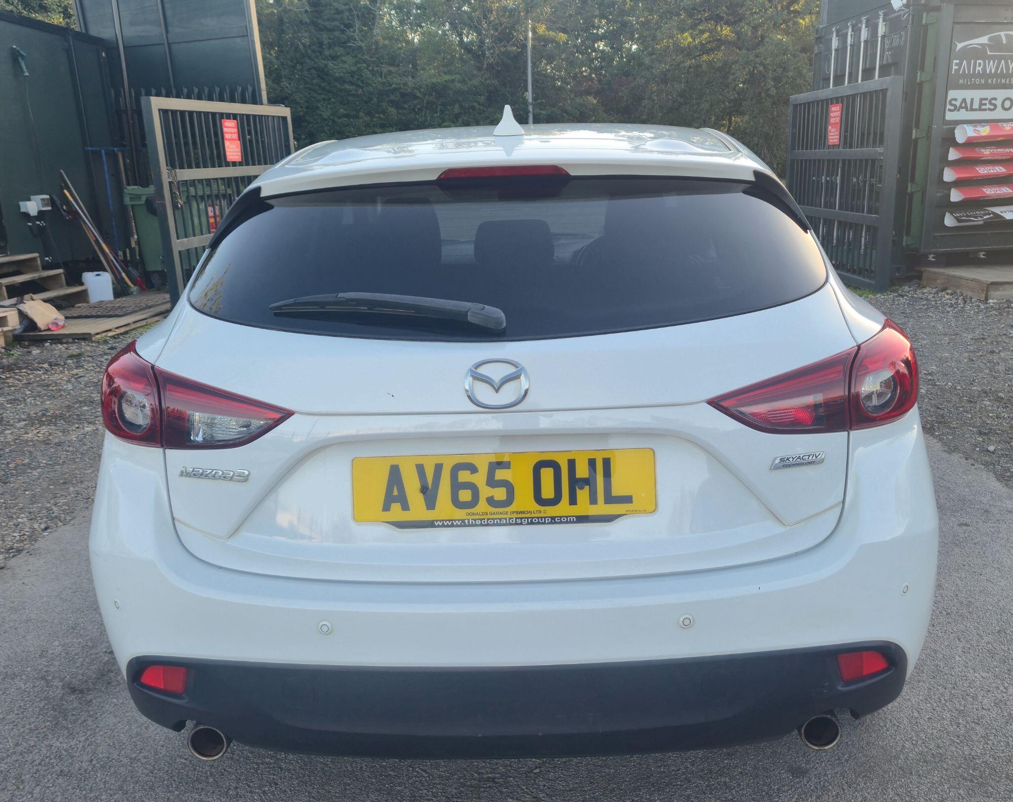 Mazda Mazda3 view 18