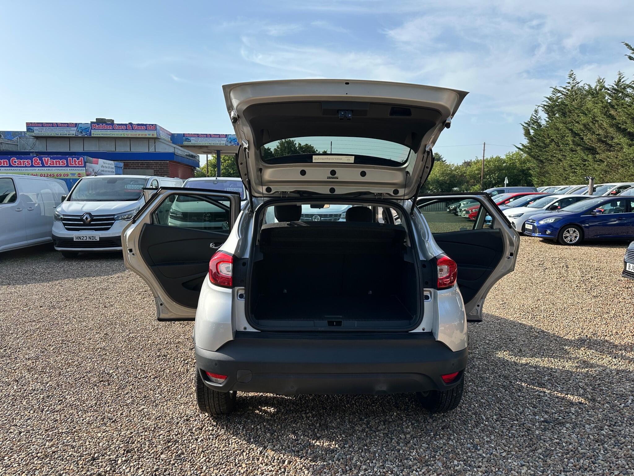 Renault Captur view 21