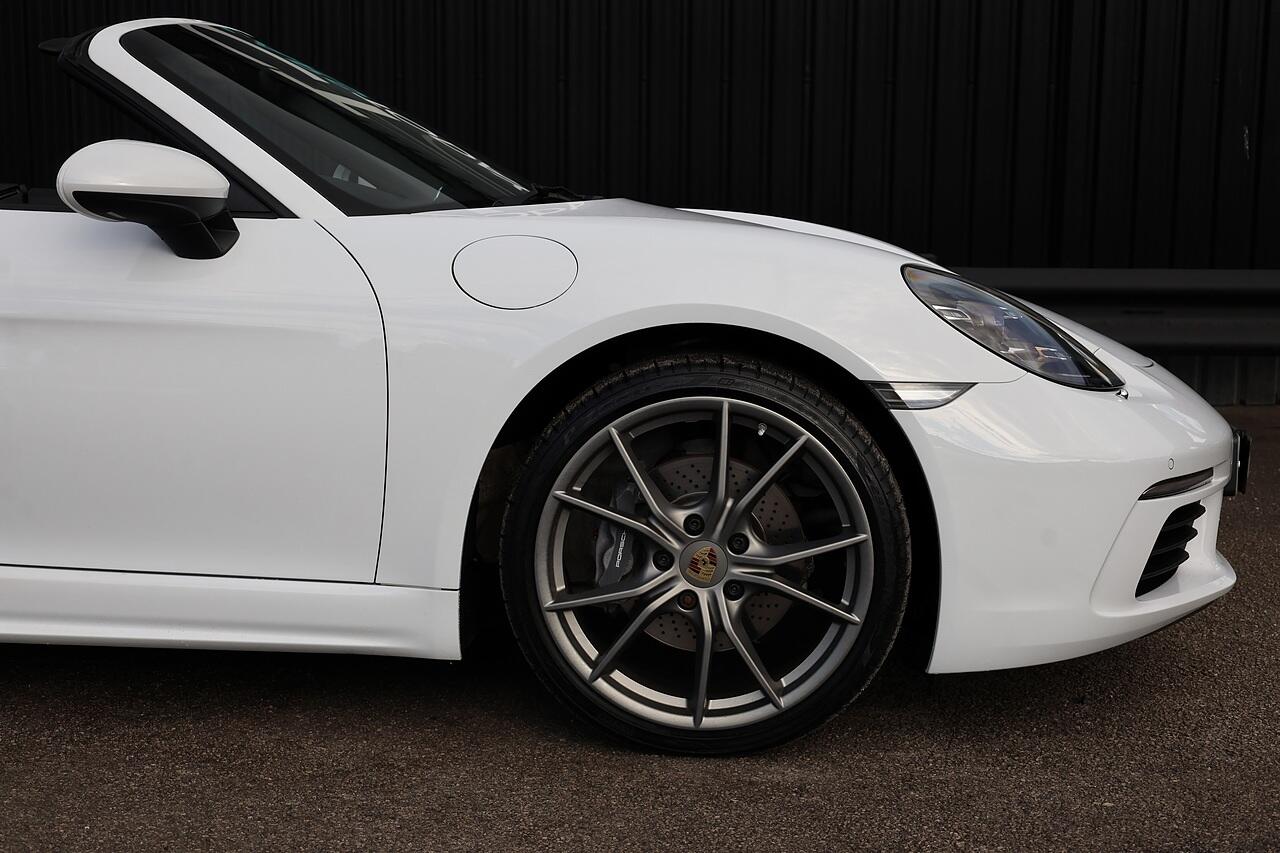 Porsche 718 Boxster view 30
