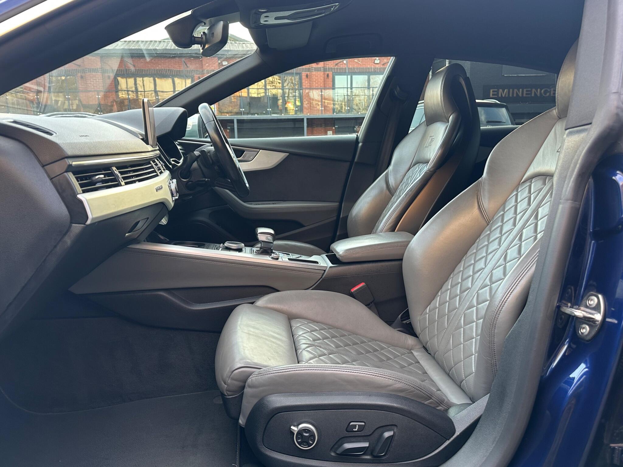 Audi S5 view 12