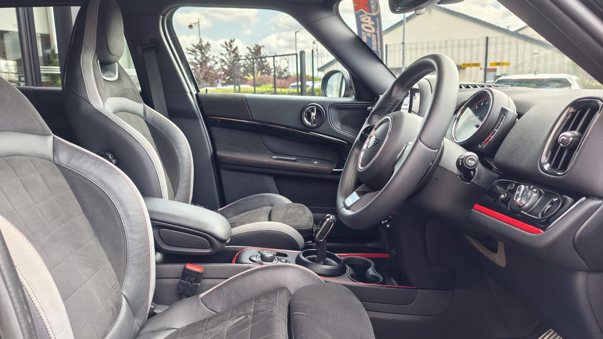 Mini Countryman view 19