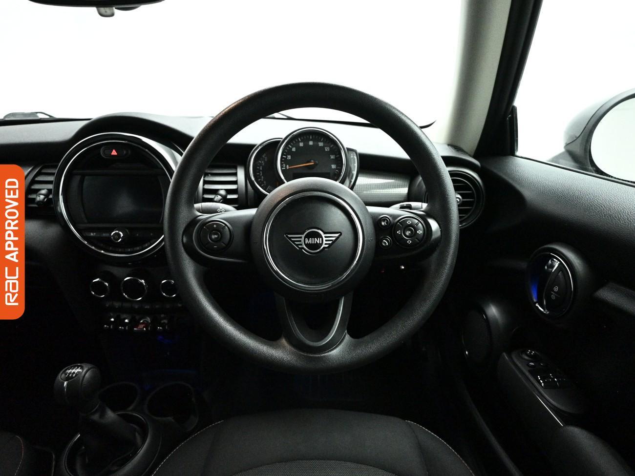 Mini Hatch view 9