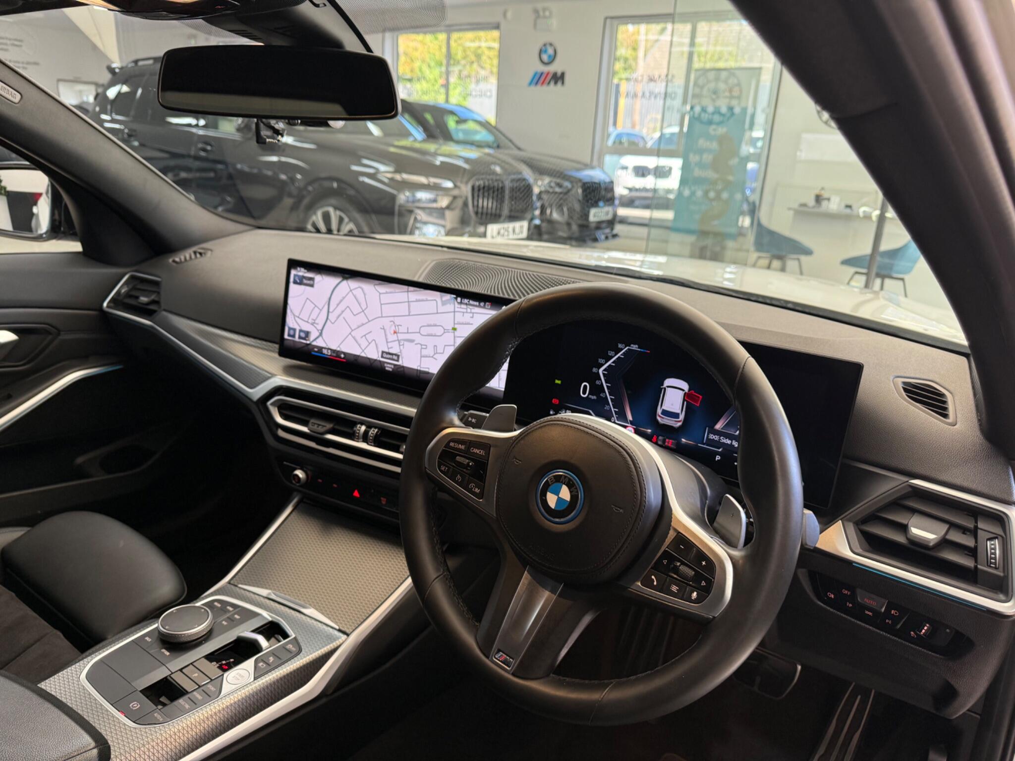 BMW 3 Series view 29