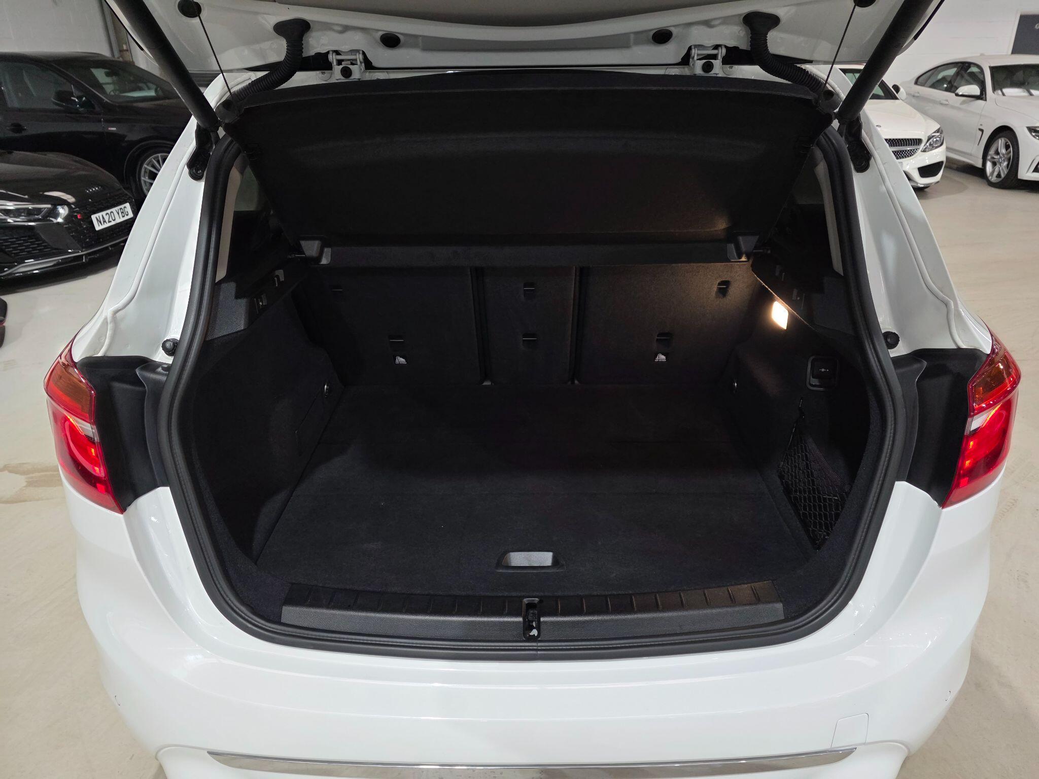 BMW 2 Series Active Tourer view 31