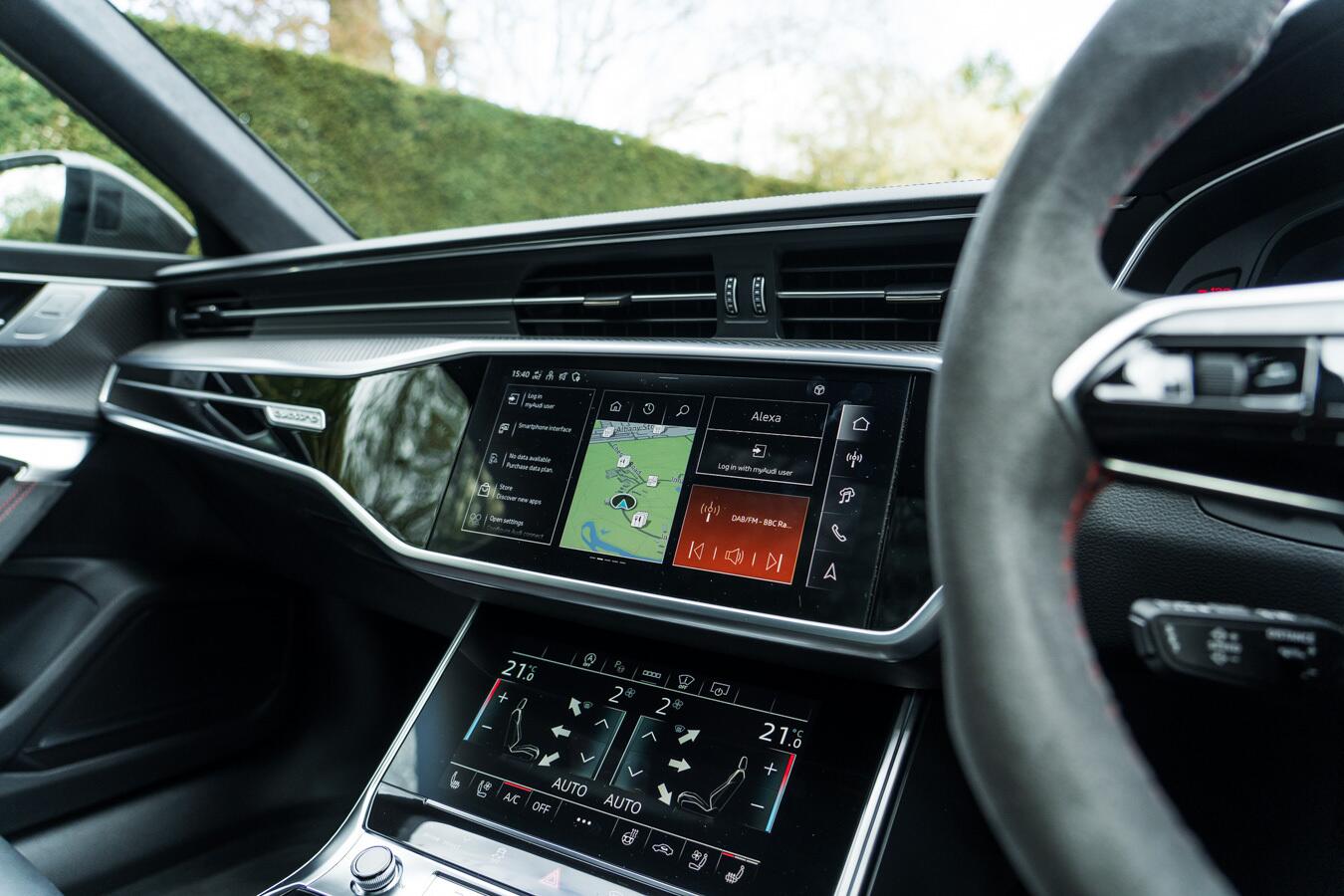 Audi RS6 Avant view 38