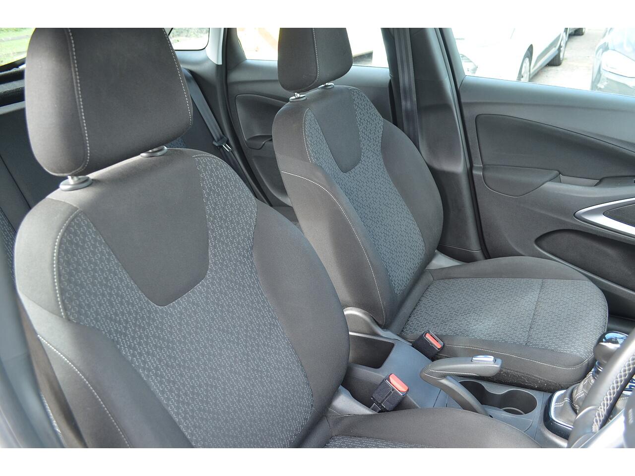 Vauxhall Crossland X view 28