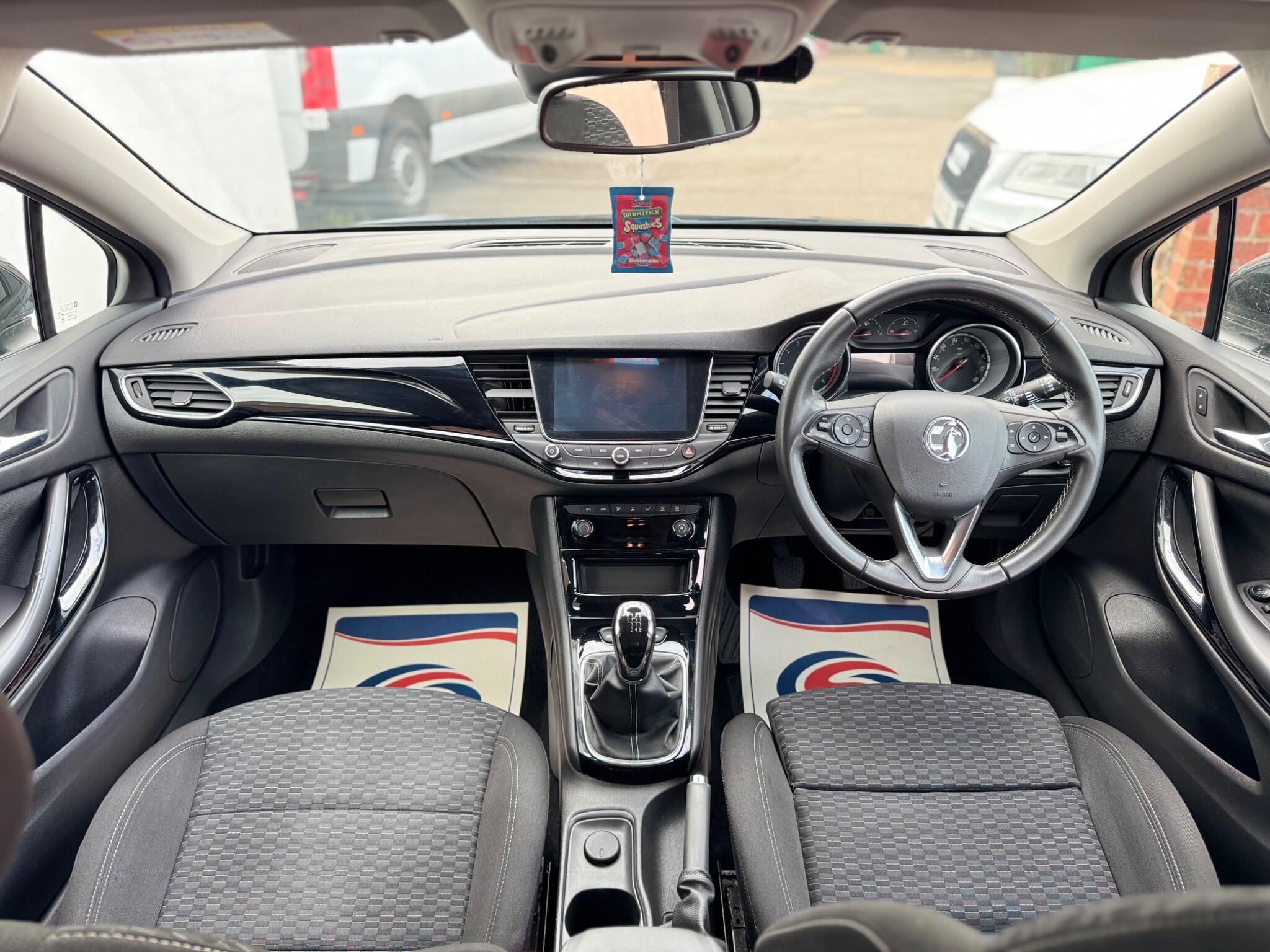 Vauxhall Astra view 17