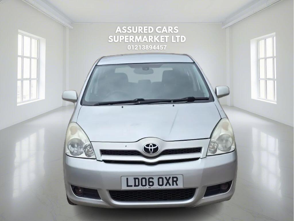 Toyota Corolla Verso view 4