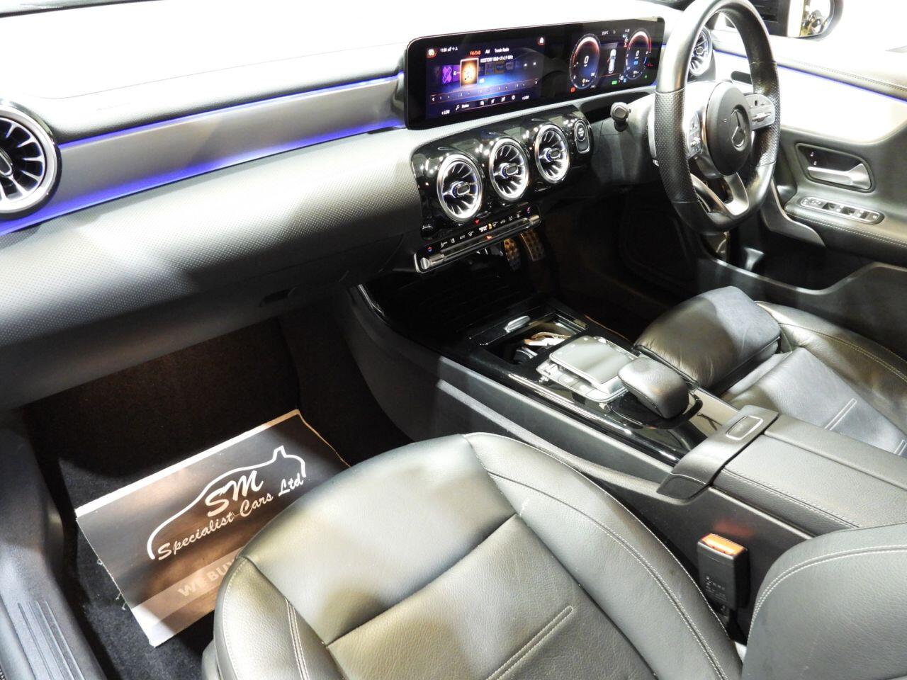 Mercedes-Benz Cla view 3