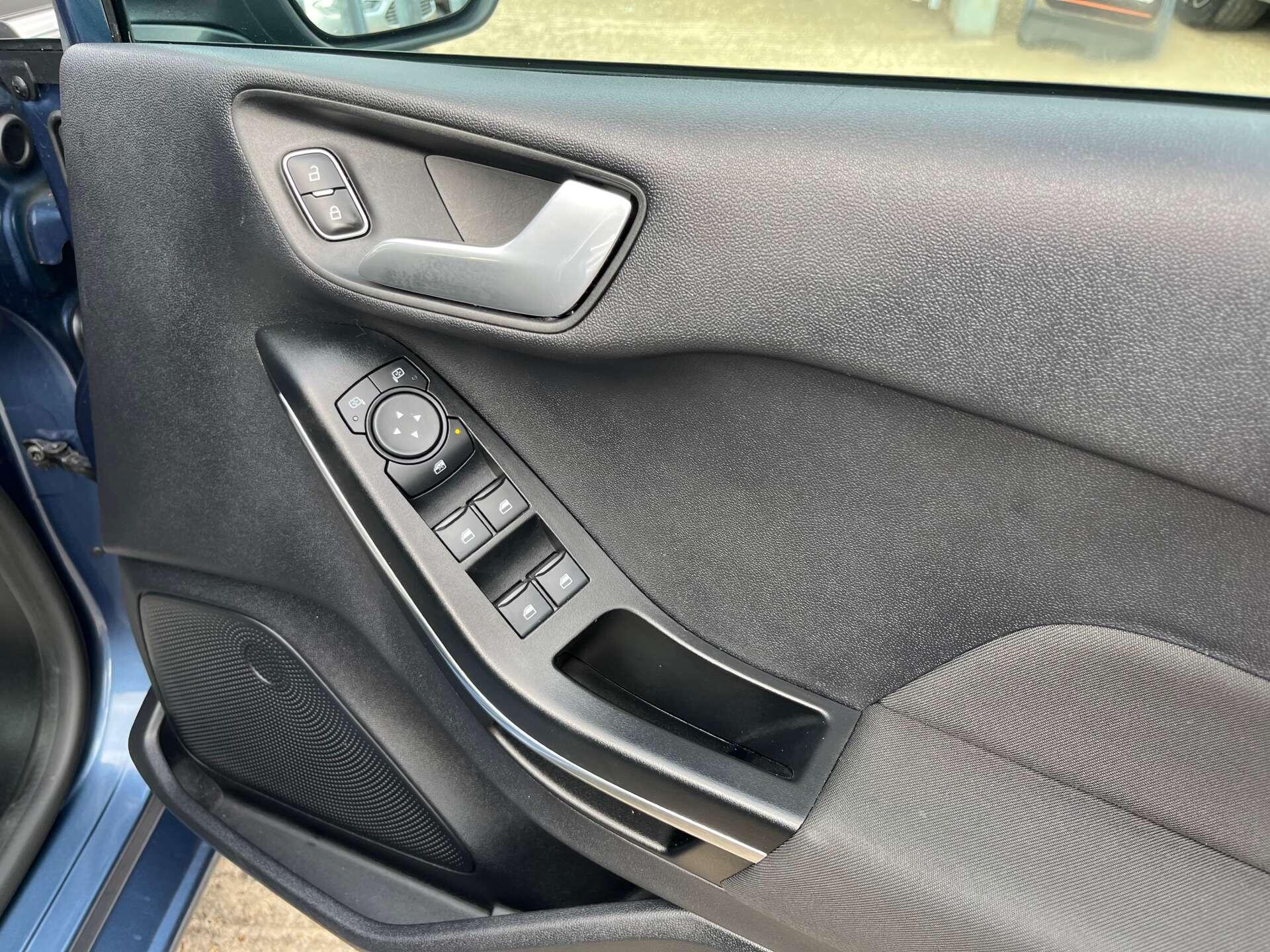 Ford Fiesta view 46