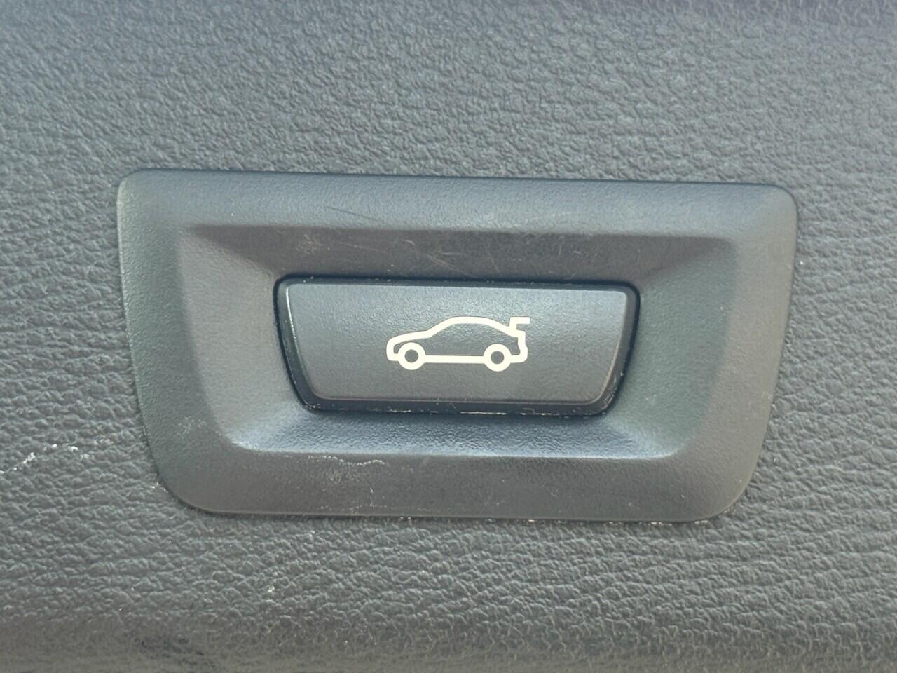 BMW X3 view 24