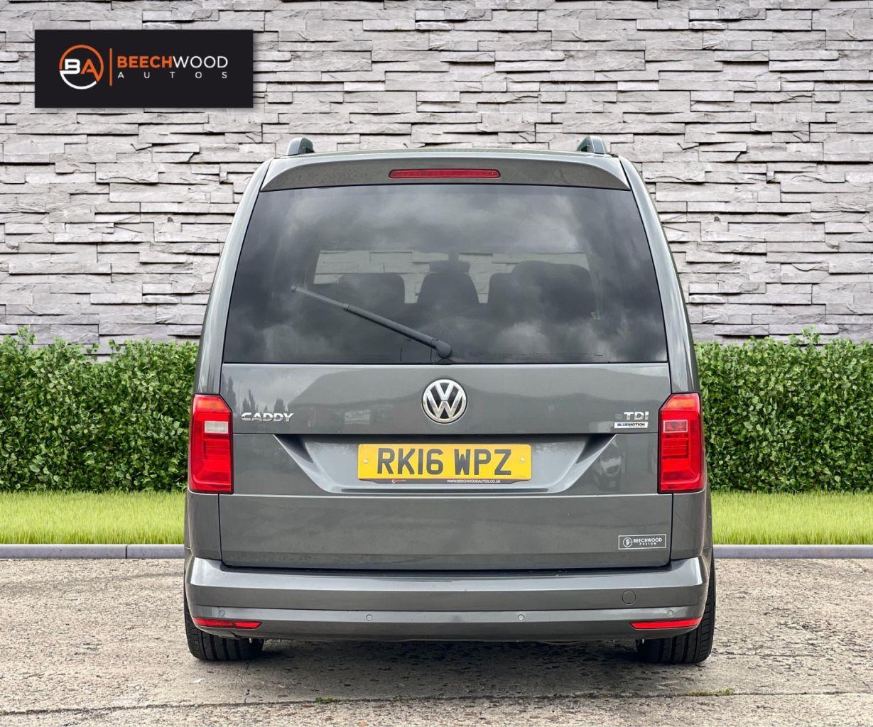 Volkswagen Caddy Maxi Life view 3