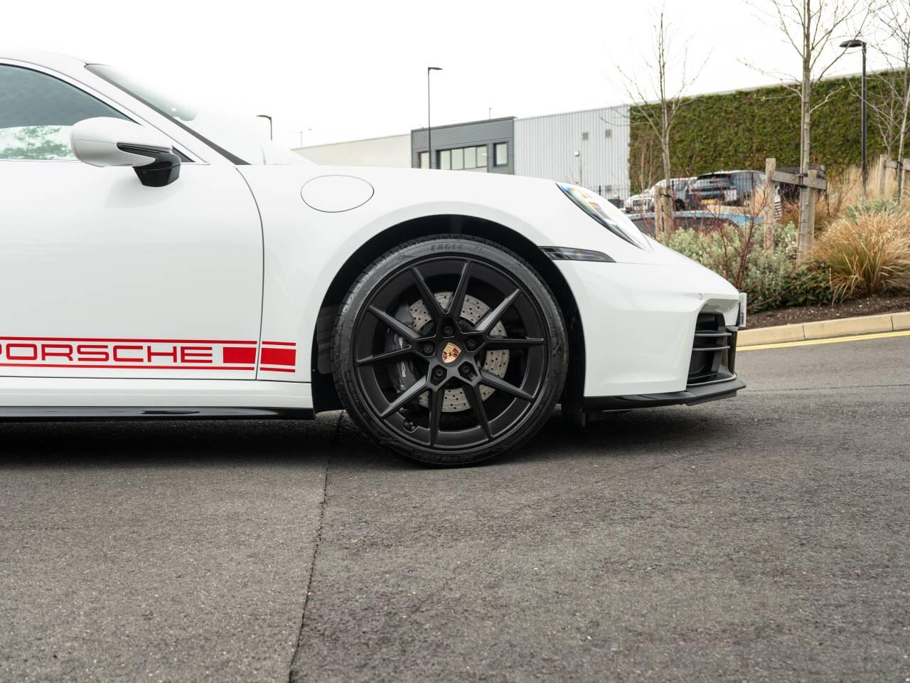 Porsche 911 view 12