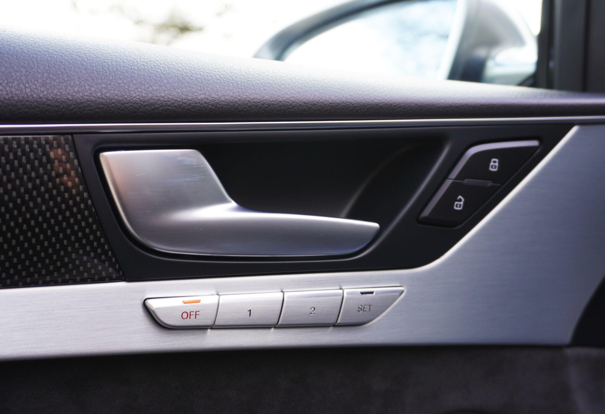 Audi S8 view 56