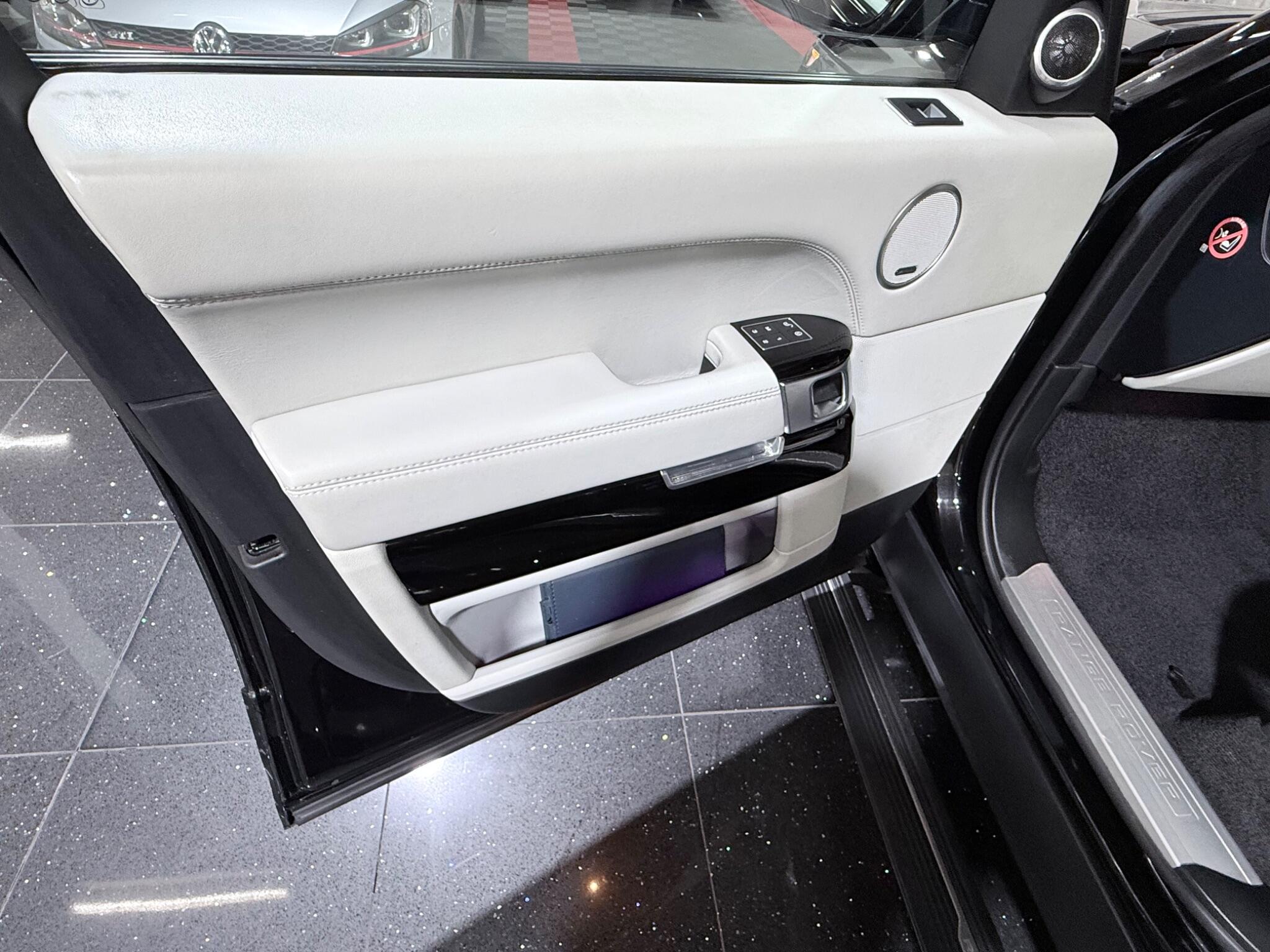 Land Rover Range Rover view 54