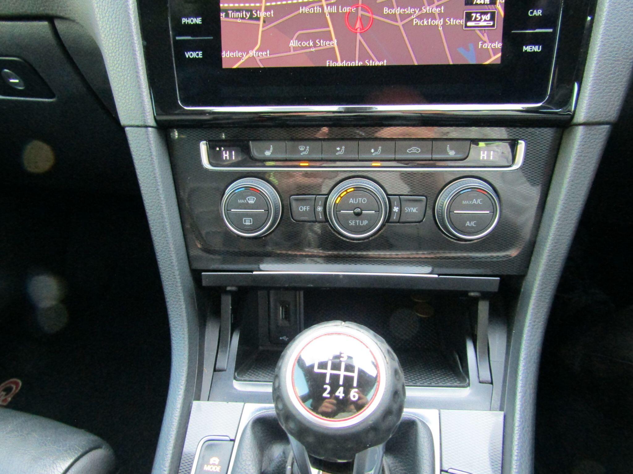 Volkswagen Golf view 16