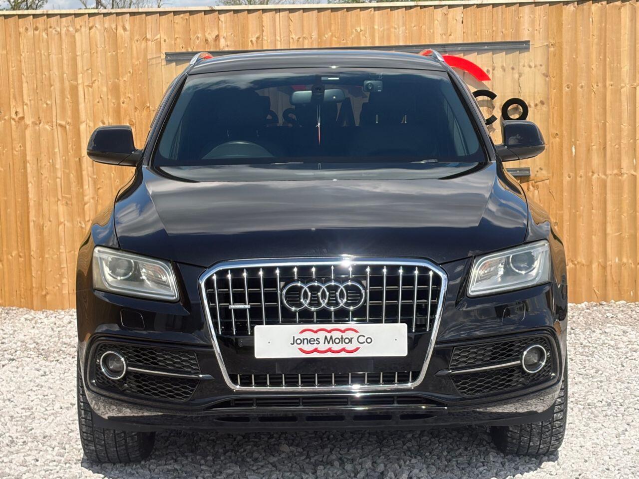 Audi Q5 view 3