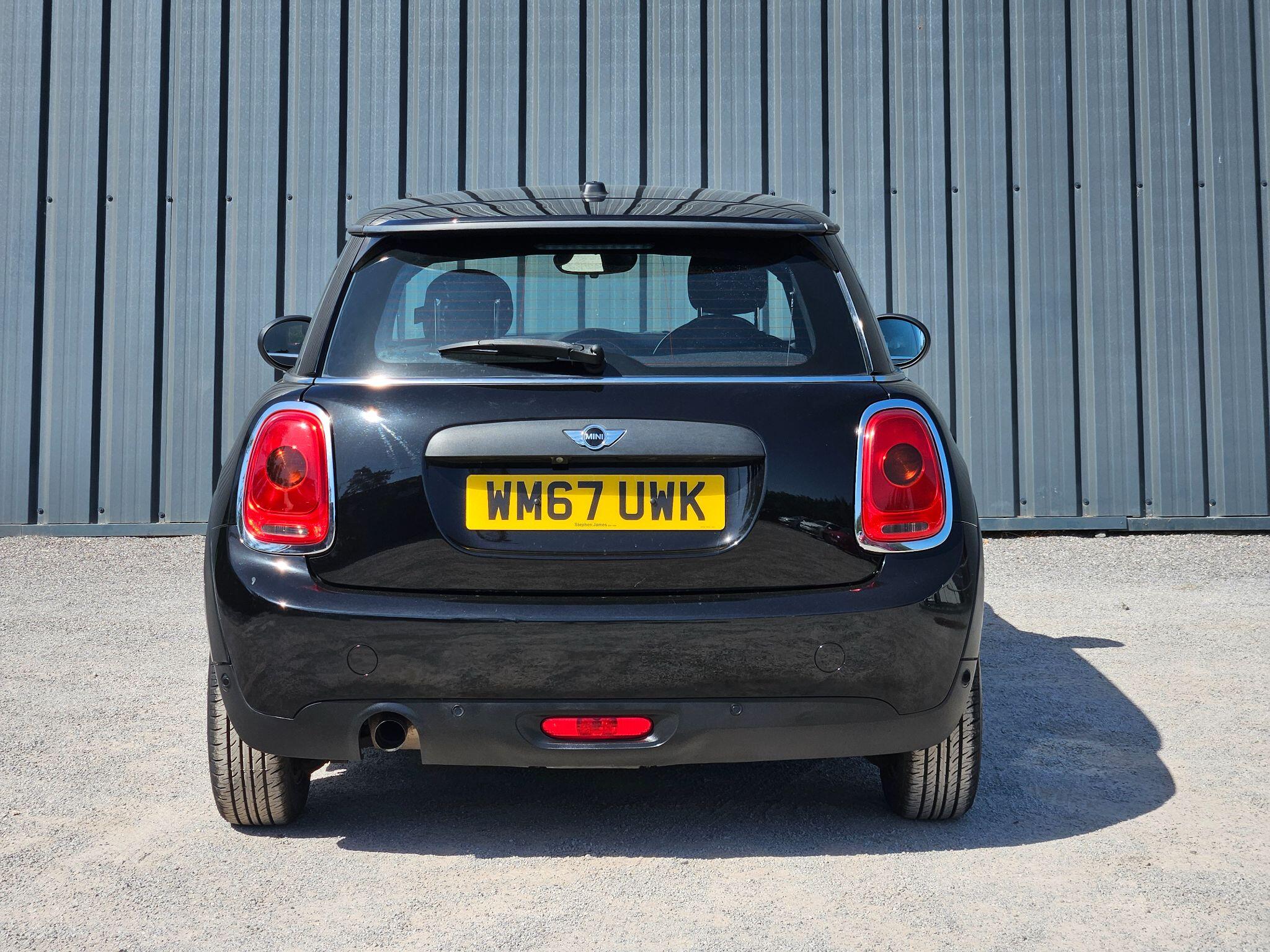 2018 MINI Hatch image 13