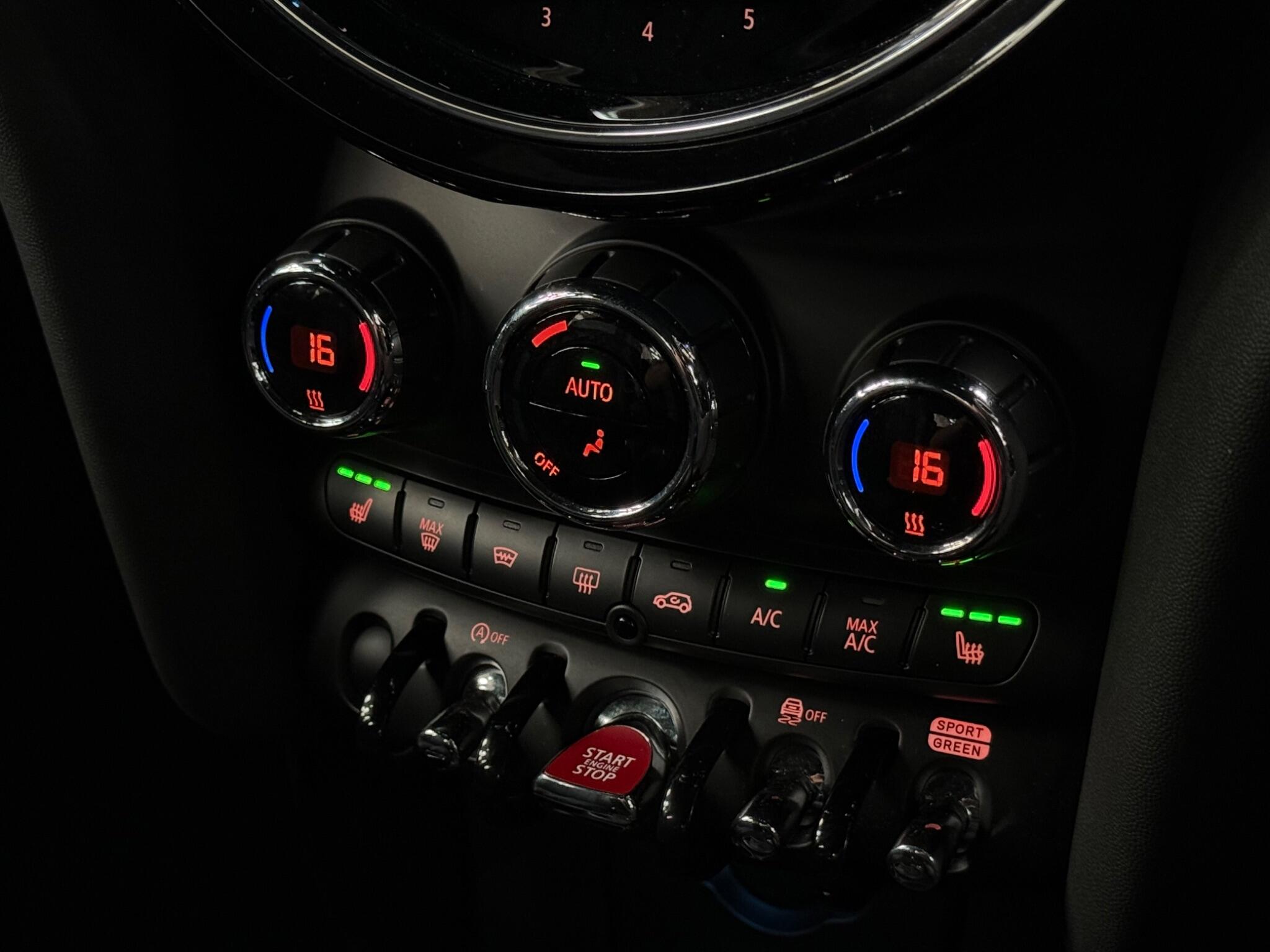 Mini Hatch view 21