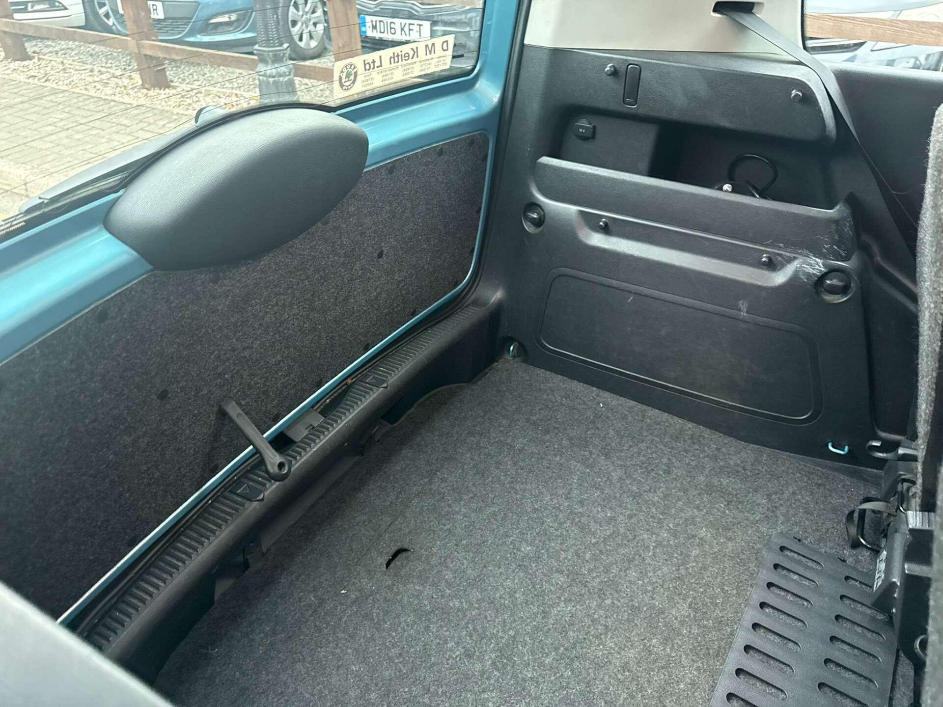 Skoda Roomster view 12
