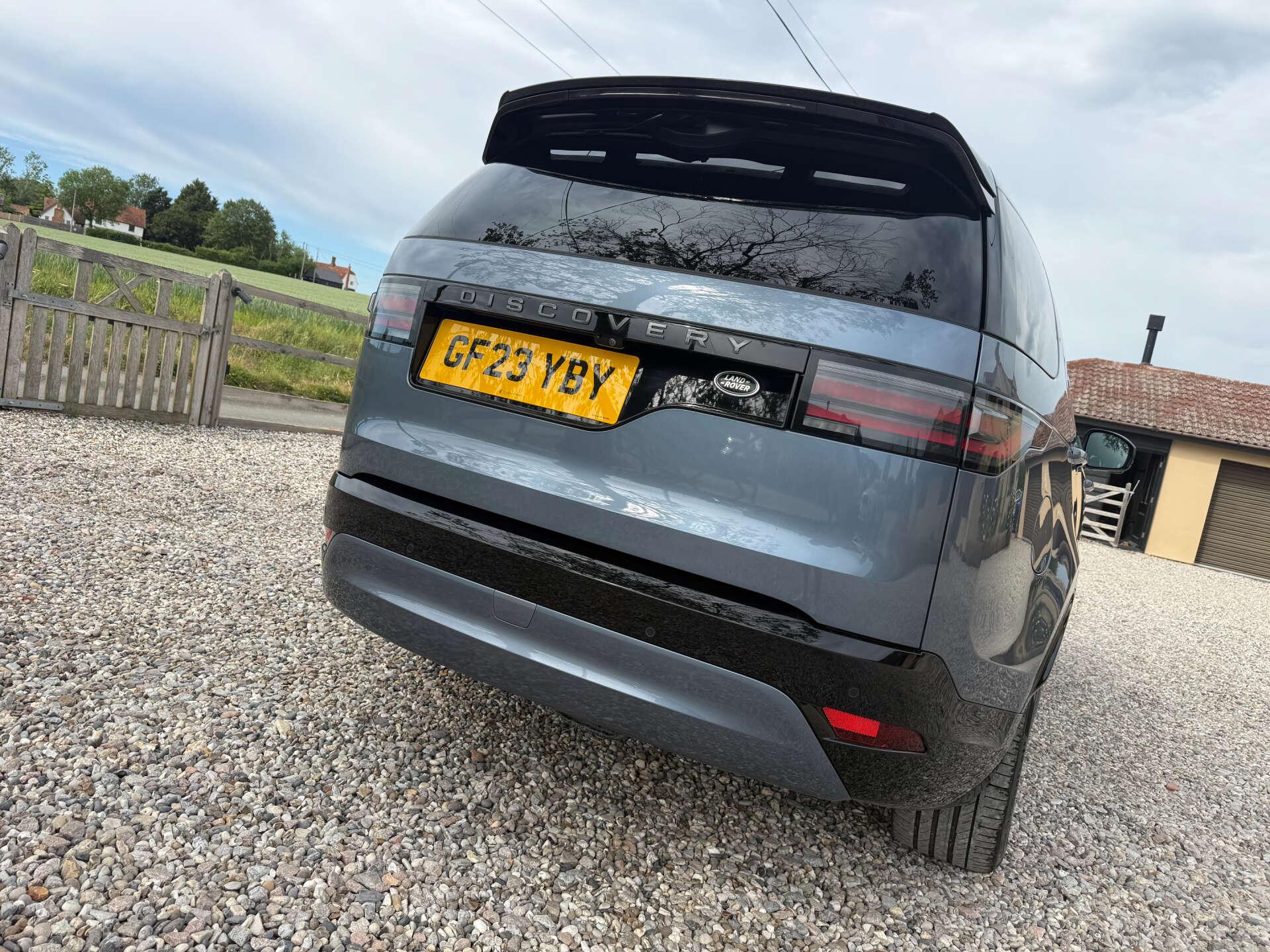 Land Rover Discovery view 9