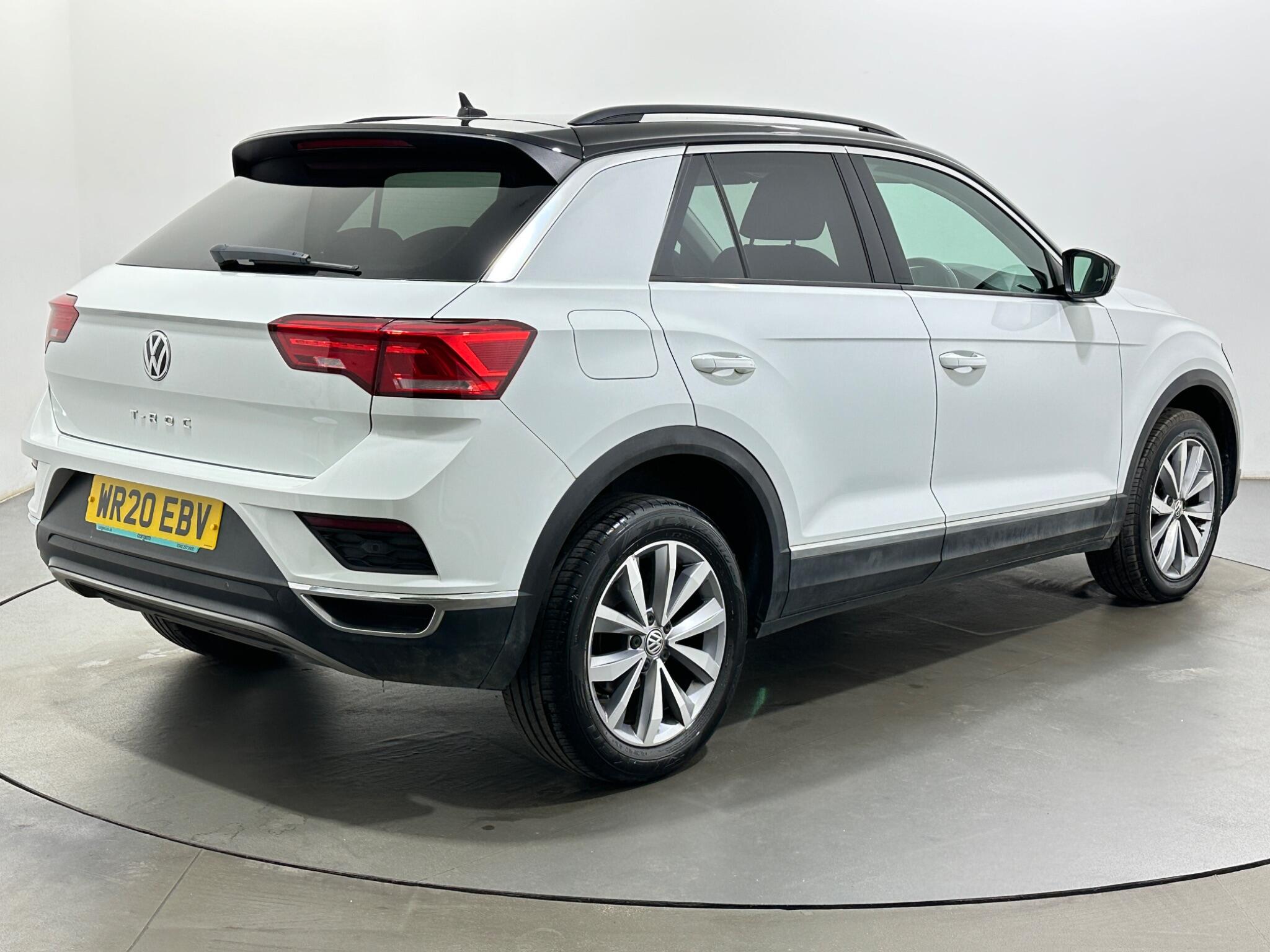 Volkswagen T-Roc view 8