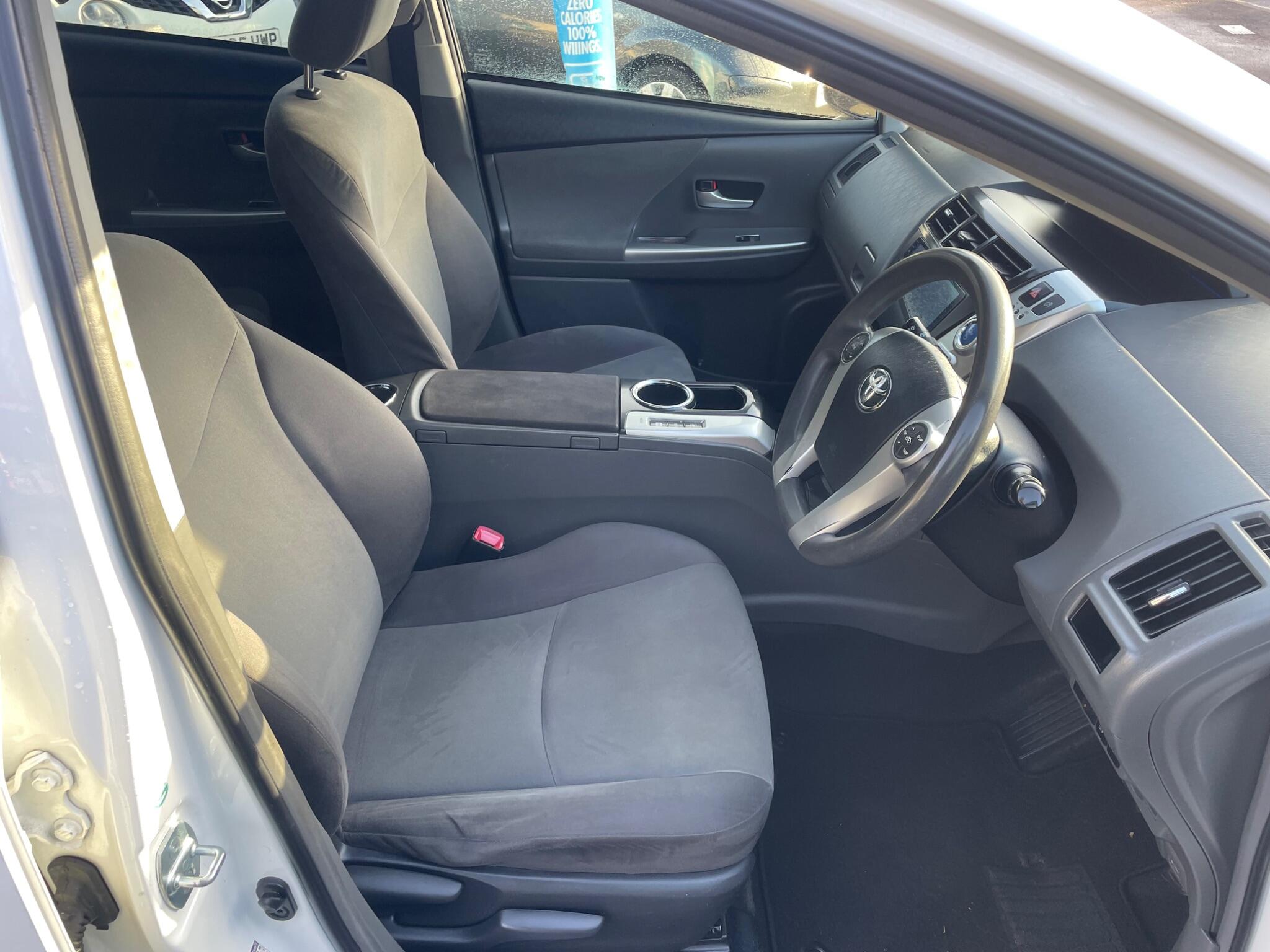 2014 Toyota Prius 1.5 CVT 4dr • 101,741 miles image 20