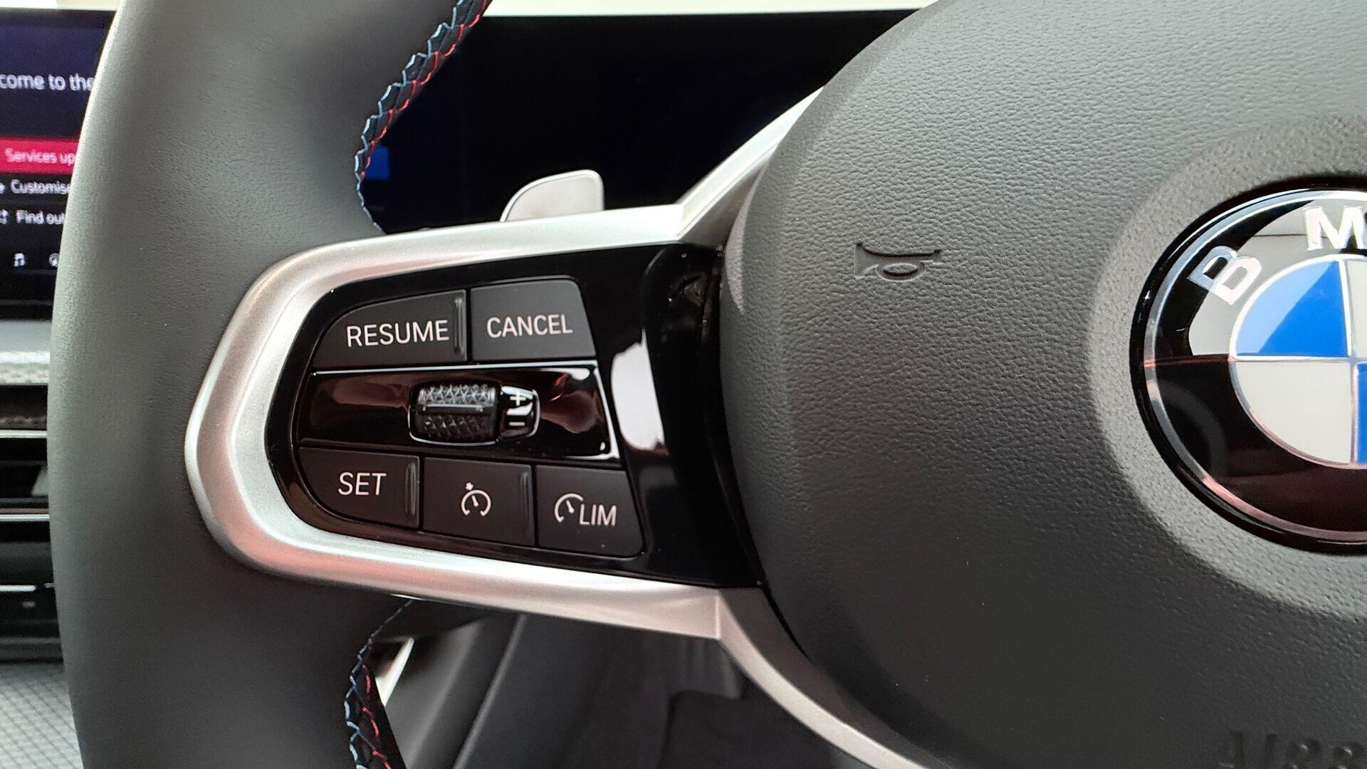 BMW 3 Series view 17