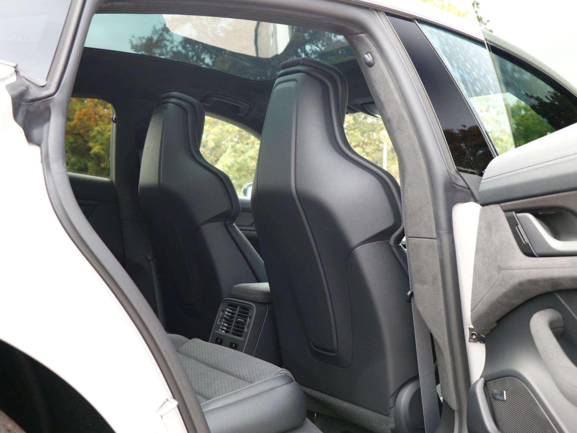 Porsche Taycan view 28