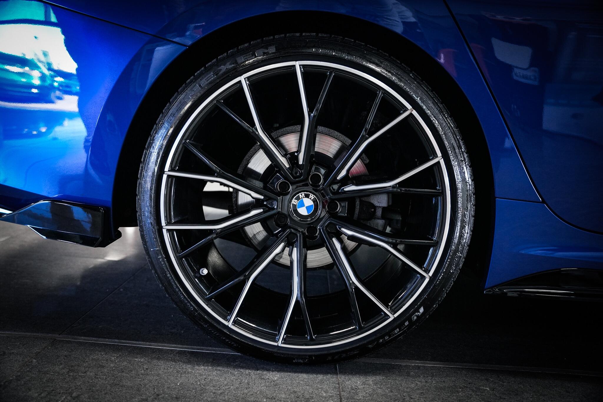 BMW 3 Series view 27
