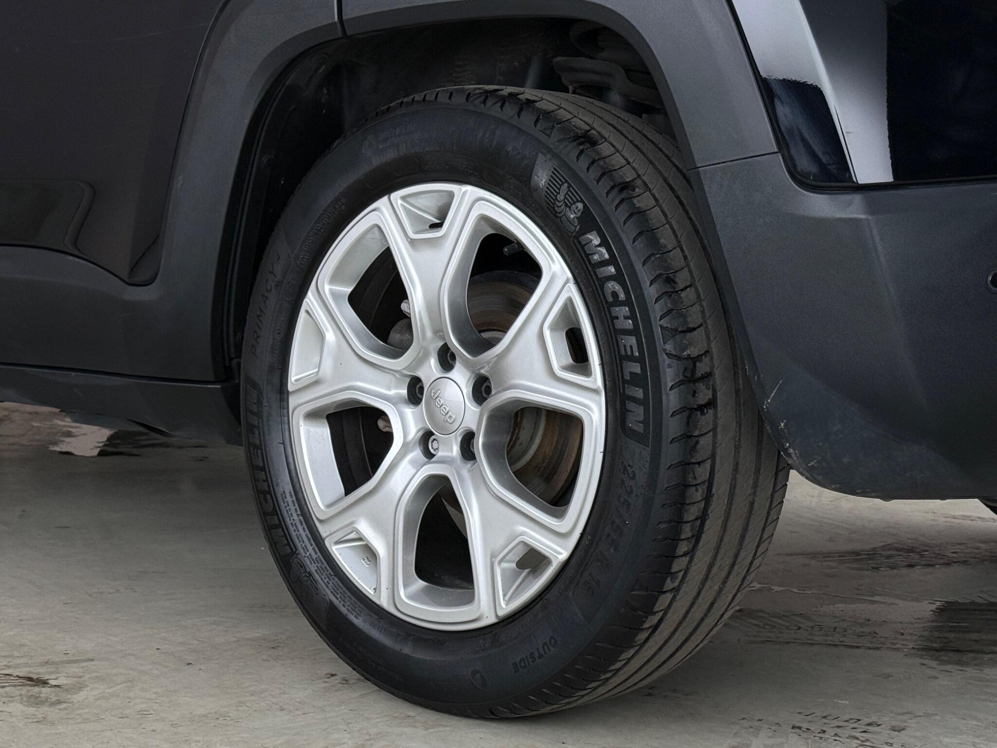 Jeep Renegade view 8