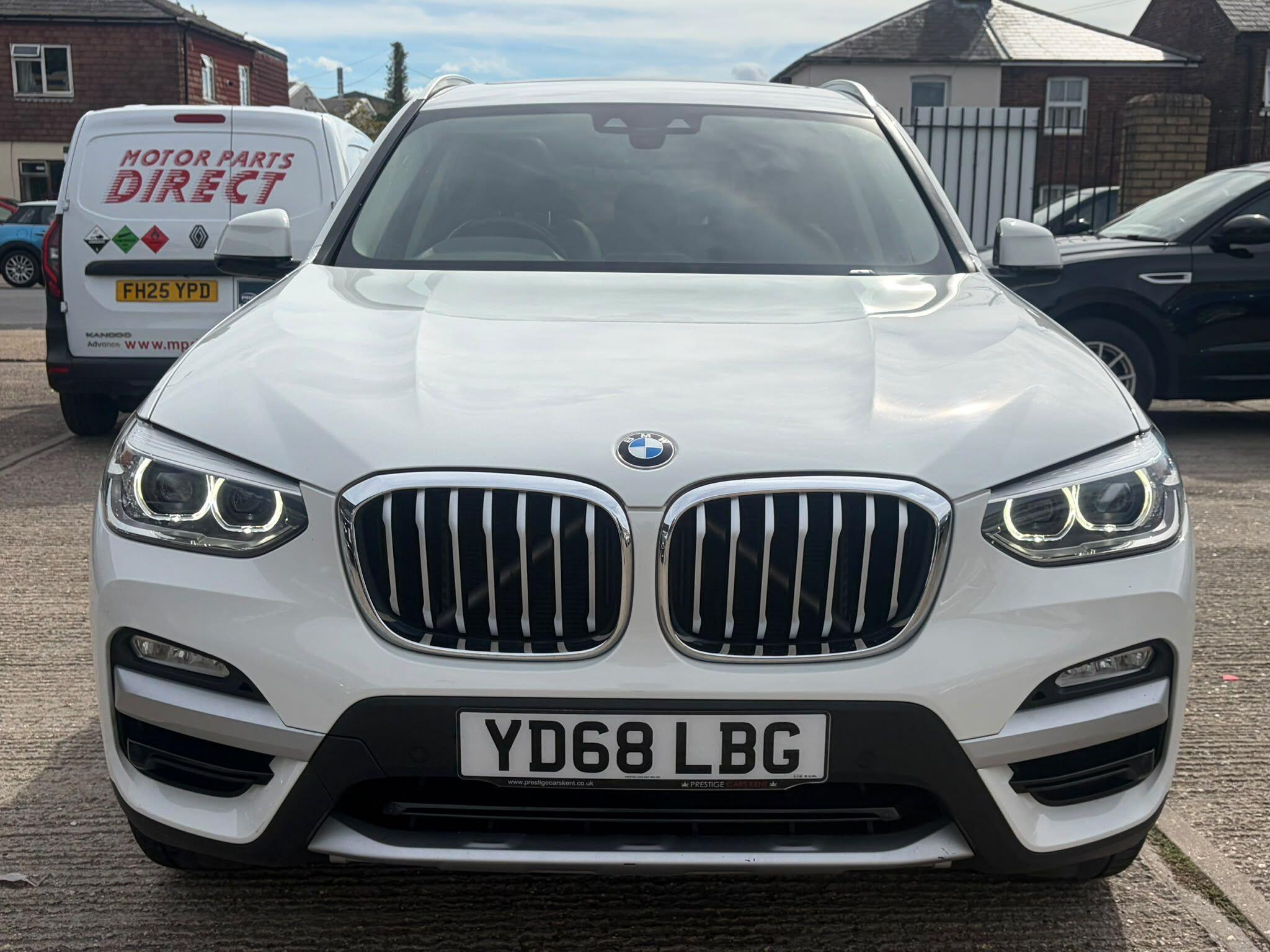 BMW X3 view 8