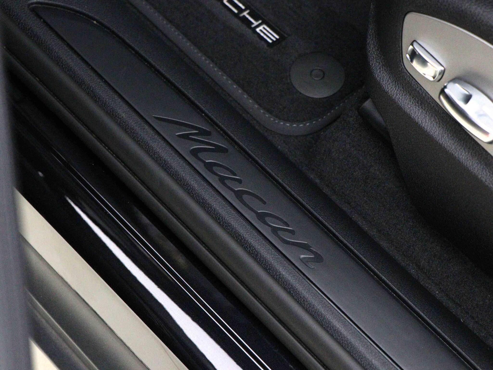 Porsche Macan view 31