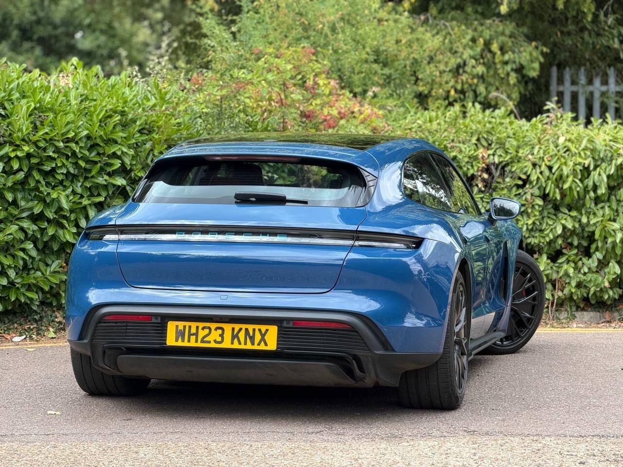 Porsche Taycan view 82