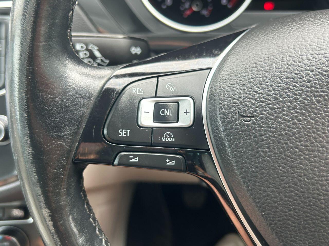 Volkswagen Tiguan view 24