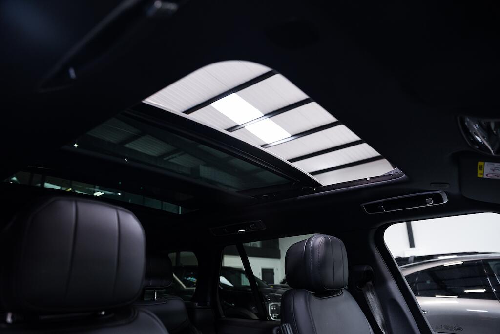 Land Rover Range Rover view 6