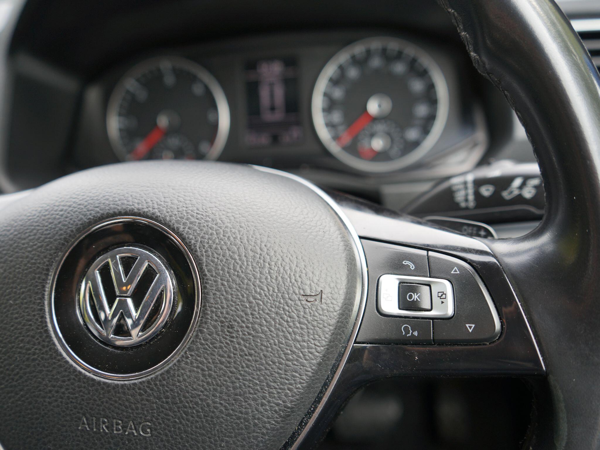Volkswagen Amarok view 30