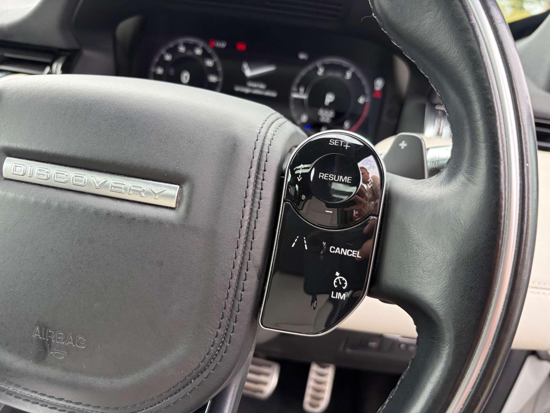 Land Rover Discovery Sport view 47