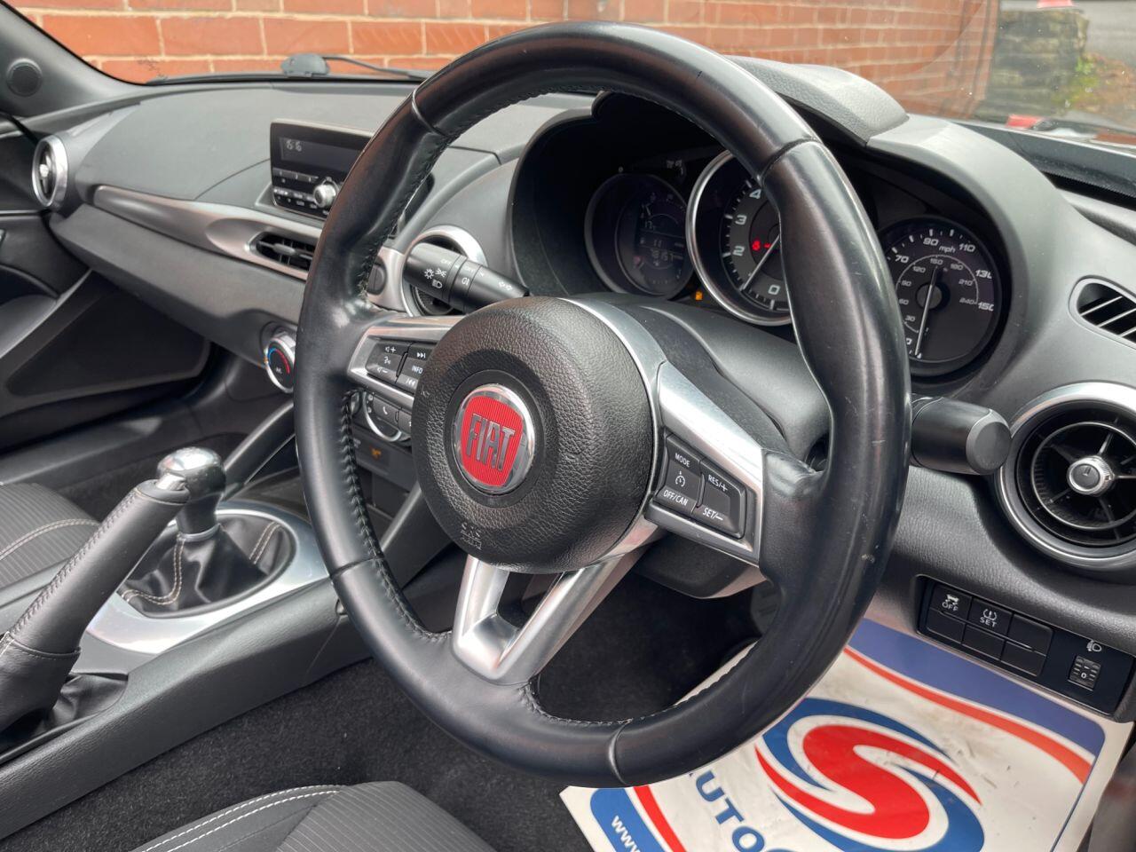 Fiat 124 Spider view 15