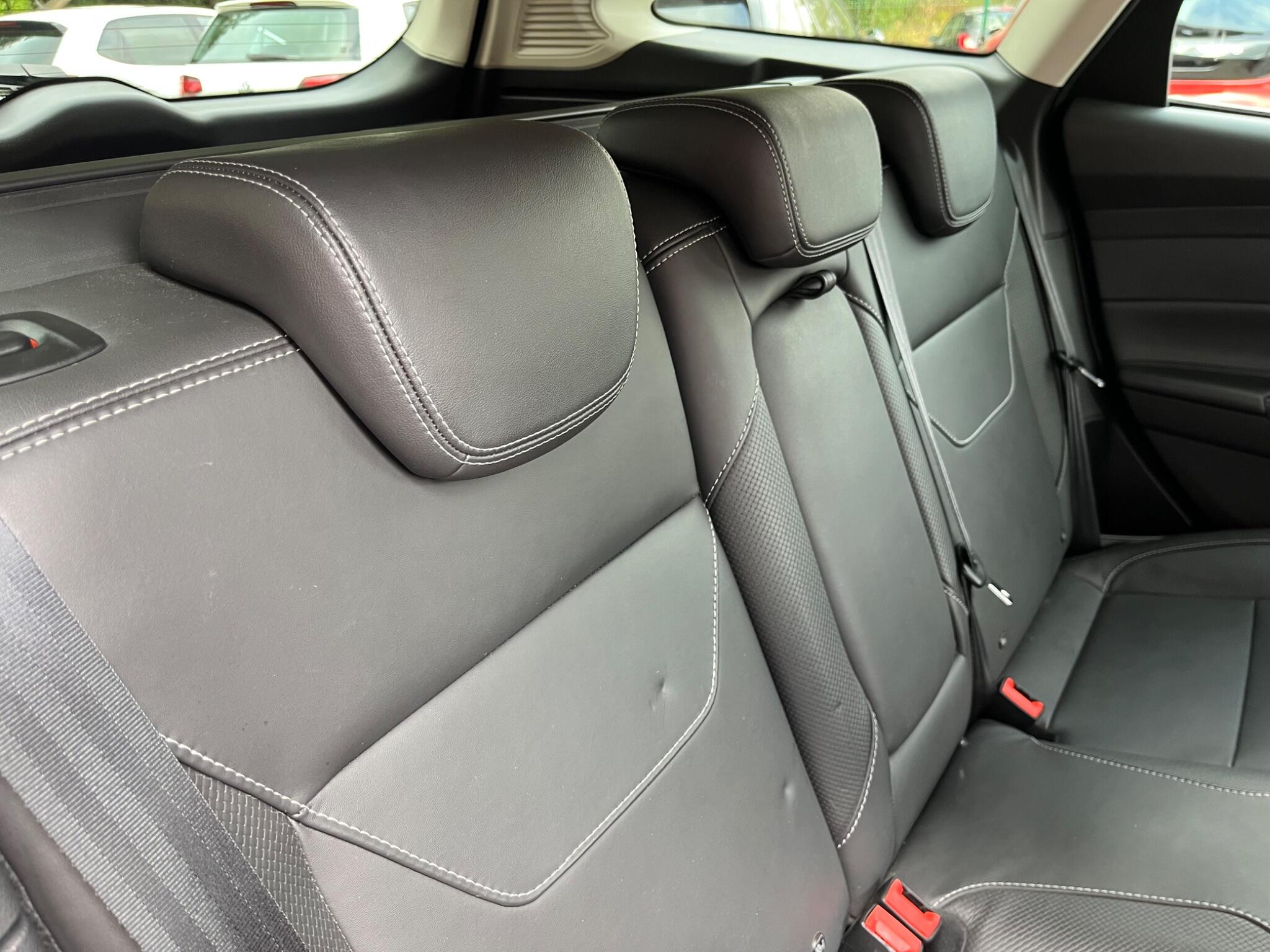Ford Focus view 44