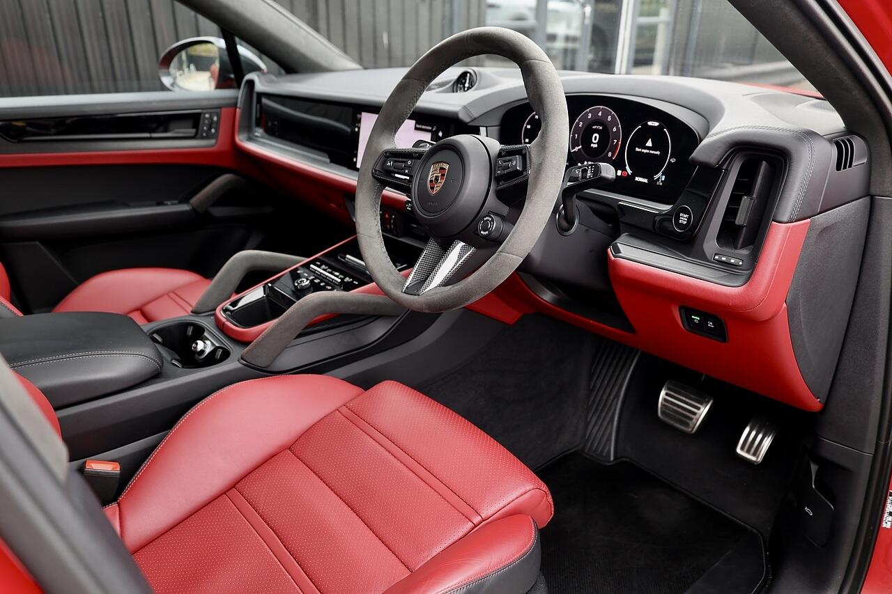 Porsche Cayenne view 7