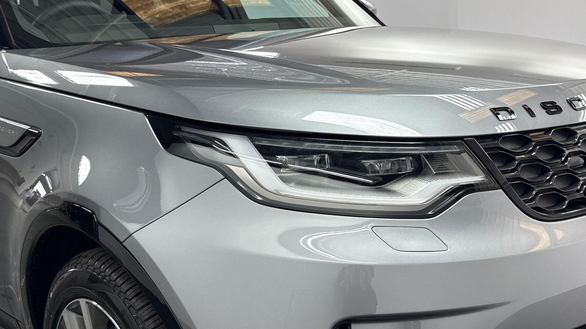 Land Rover Discovery view 17